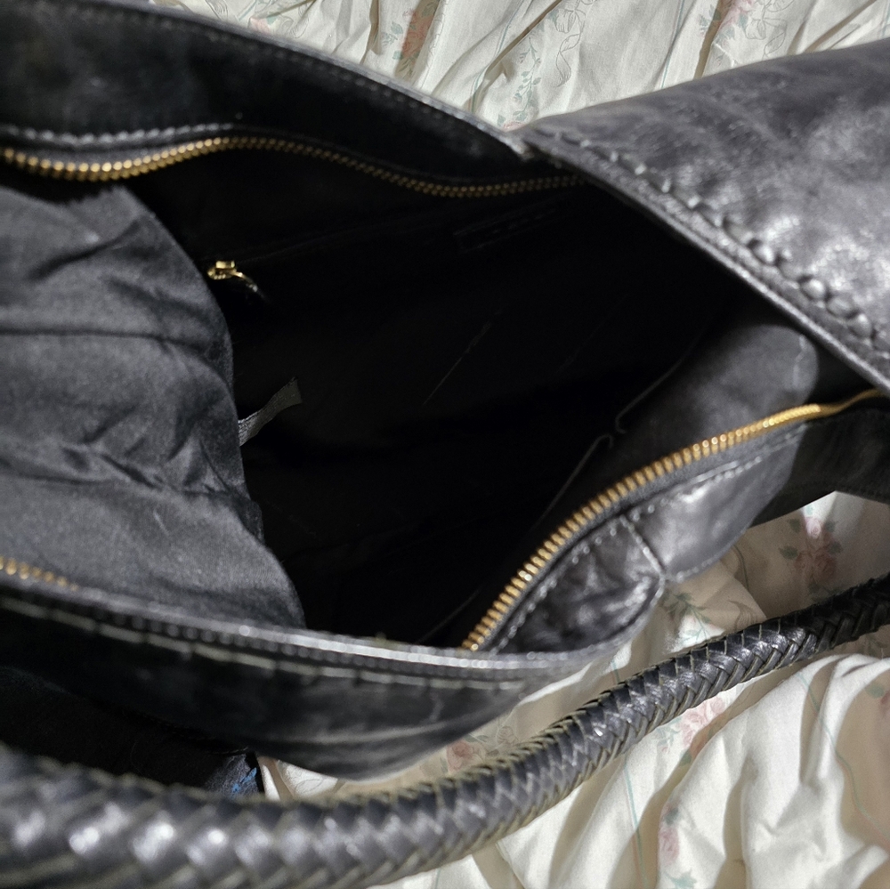 Beautiful Large Leather Bag - Picture 3 of 4